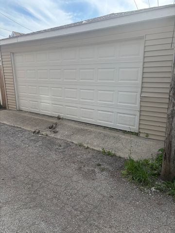 147 S Whipple Street, Chicago, IL 60612