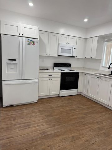 236 SW 7th St, Dania Beach, FL 33004