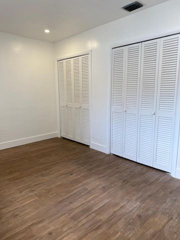 236 SW 7th St, Dania Beach, FL 33004