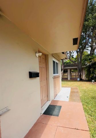 236 SW 7th St, Dania Beach, FL 33004