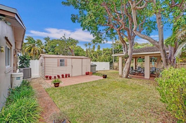 236 SW 7th St, Dania Beach, FL 33004