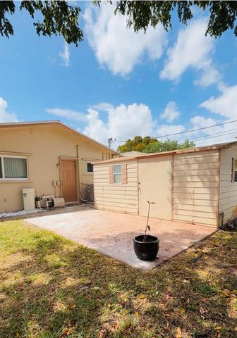 236 SW 7th St, Dania Beach, FL 33004