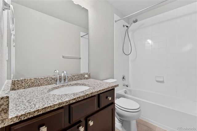 1804 S Buchanan Circle, Aurora, CO 80018