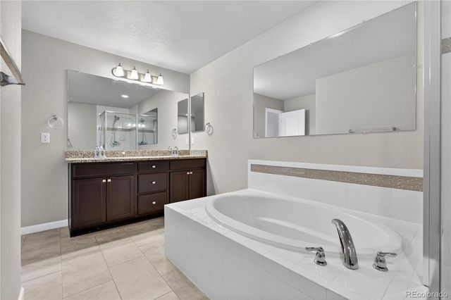 1804 S Buchanan Circle, Aurora, CO 80018