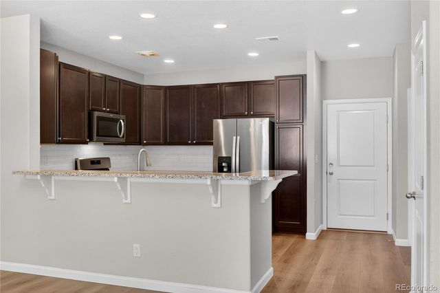 1804 S Buchanan Circle, Aurora, CO 80018