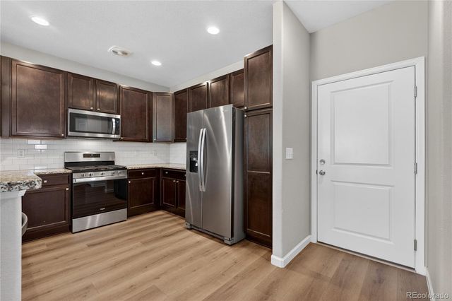 1804 S Buchanan Circle, Aurora, CO 80018