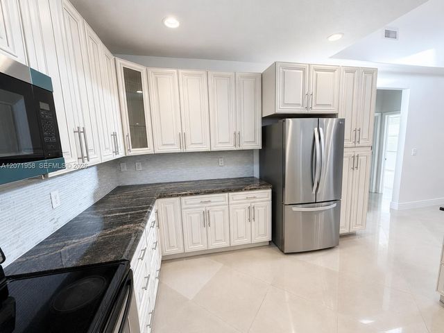 8142 Silver Palm Court 17, Tamarac, FL 33321