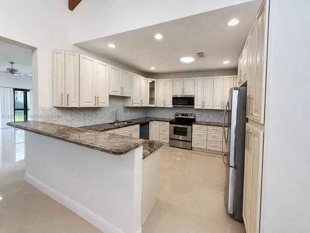8142 Silver Palm Court 17, Tamarac, FL 33321