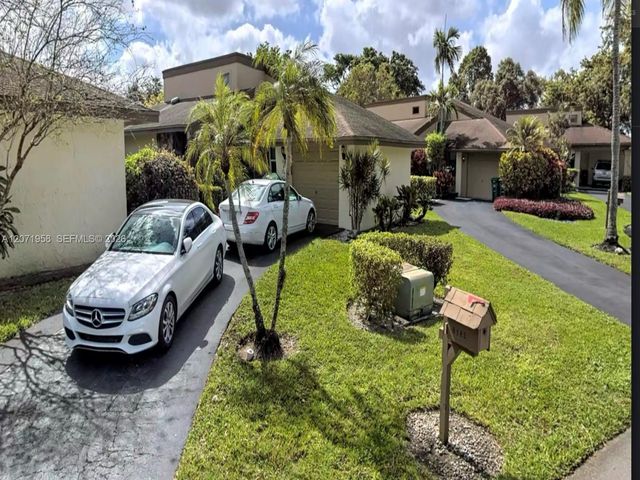 8142 Silver Palm Court 17, Tamarac, FL 33321