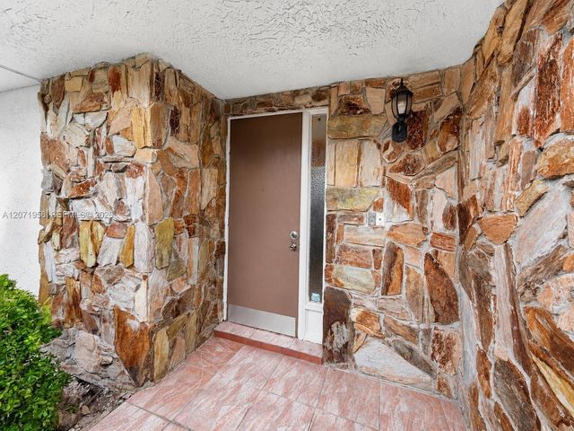 8142 Silver Palm Court 17, Tamarac, FL 33321
