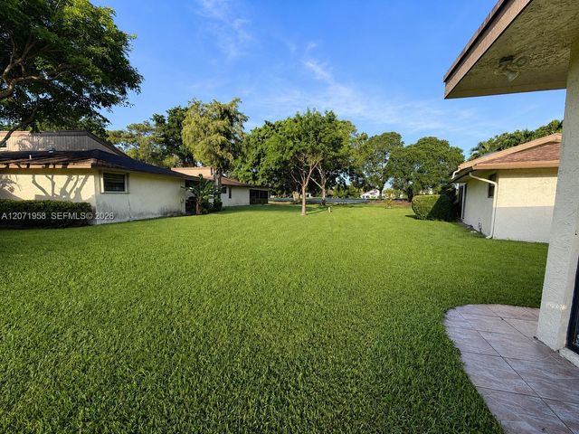 8142 Silver Palm Court 17, Tamarac, FL 33321