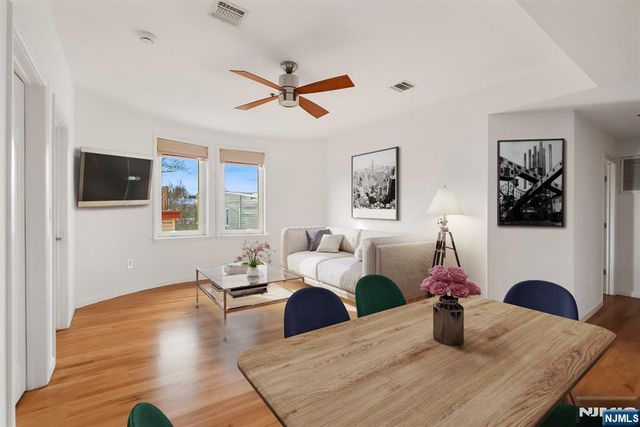 515 Gregory 8, Weehawken, NJ 07086