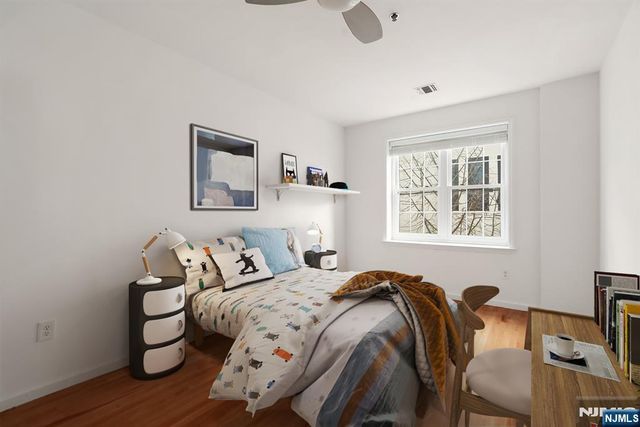 515 Gregory 8, Weehawken, NJ 07086