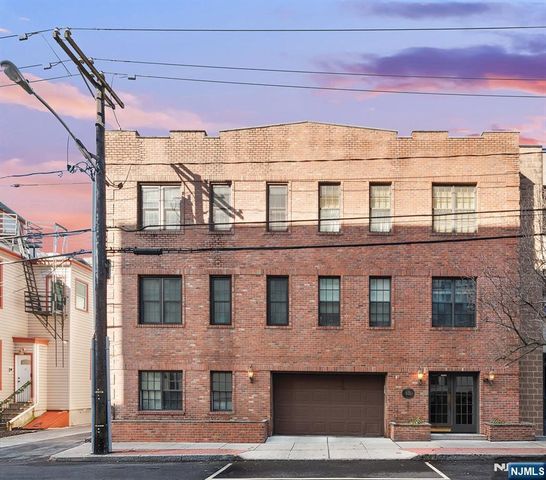 515 Gregory 8, Weehawken, NJ 07086