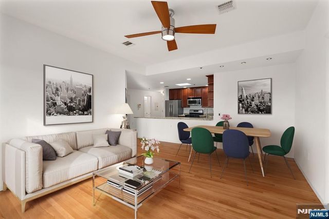 515 Gregory 8, Weehawken, NJ 07086