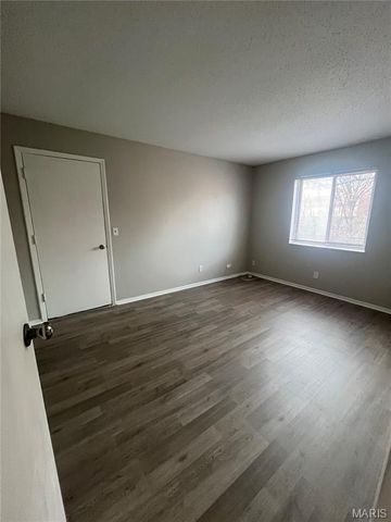 2553 Brush Court C, Unincorporated, MO 63125