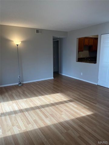 2553 Brush Court C, Unincorporated, MO 63125