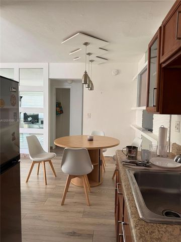 7800 Byron Ave, Miami Beach, FL 33141