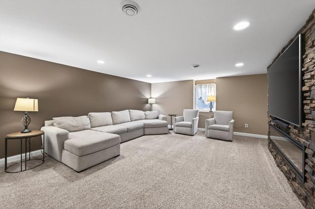 6984 330th Lane NW, Princeton, MN 55371