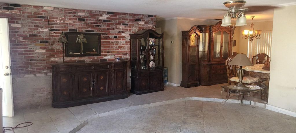 2000 NW75 AVE, Sunrise, FL 33313