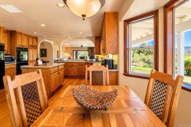 20020 Elfin Forest Road, Escondido, CA 92029
