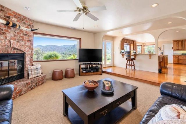 20020 Elfin Forest Road, Escondido, CA 92029