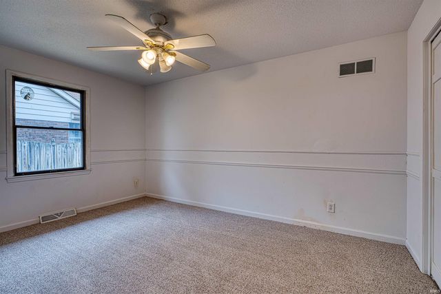 8224 E Heritage Drive, Evansville, IN 47715