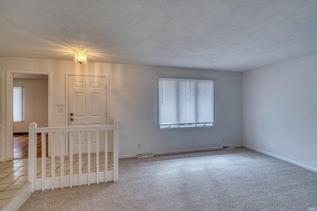 8224 E Heritage Drive, Evansville, IN 47715