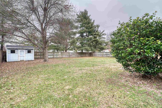 8224 E Heritage Drive, Evansville, IN 47715