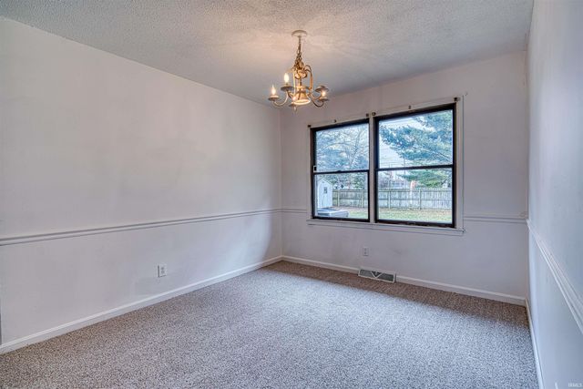 8224 E Heritage Drive, Evansville, IN 47715