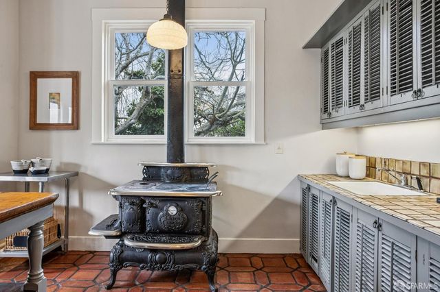 1556 Revere Avenue, San Francisco, CA 94124