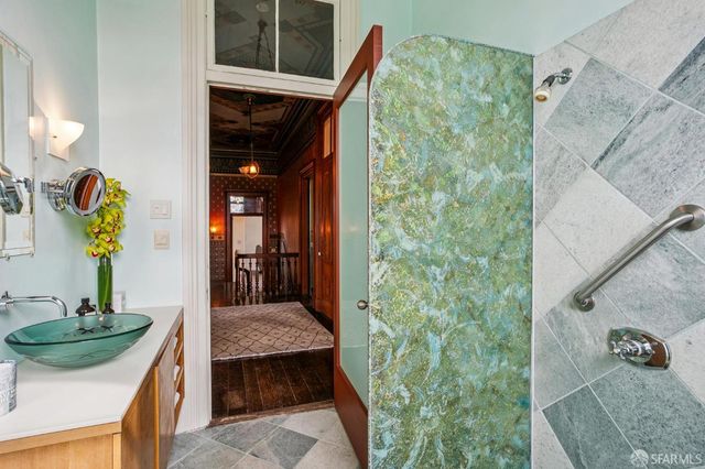 1556 Revere Avenue, San Francisco, CA 94124