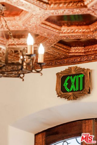 1302 Sweetzer Avenue 204, West Hollywood, CA 90046