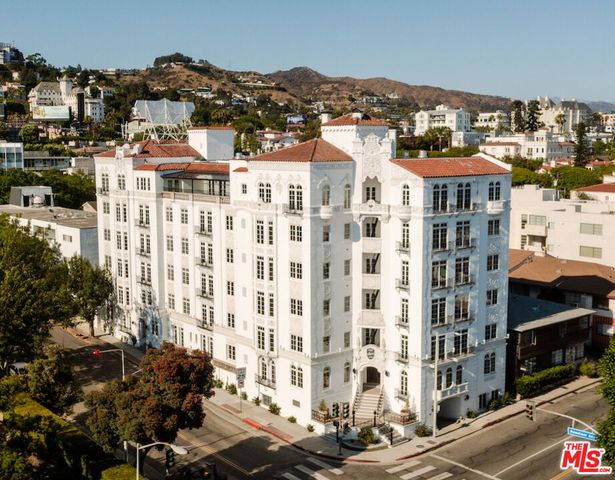 1302 Sweetzer Avenue 204, West Hollywood, CA 90046