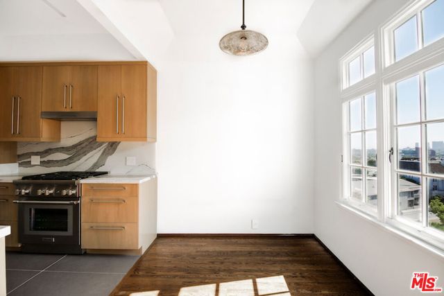 1302 Sweetzer Avenue 204, West Hollywood, CA 90046