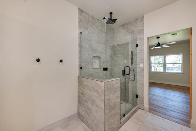 153 Bending Oaks Lane, Livingston, TX 77351