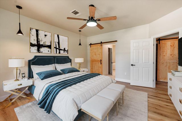 153 Bending Oaks Lane, Livingston, TX 77351