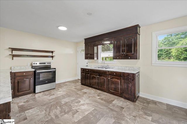 108 Valley Drive, Greer, SC 29651