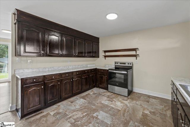 108 Valley Drive, Greer, SC 29651