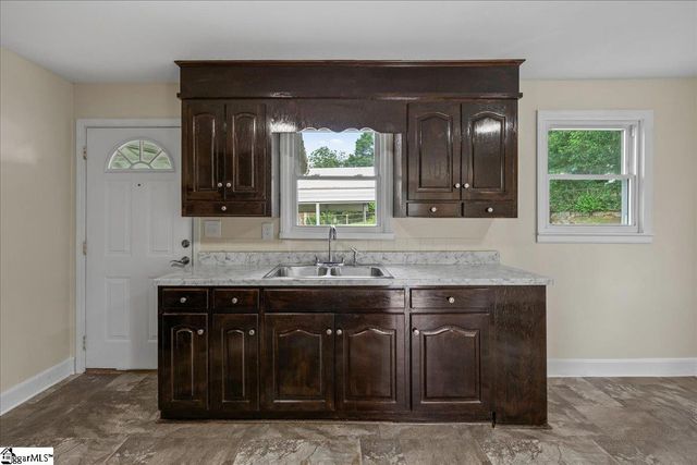108 Valley Drive, Greer, SC 29651