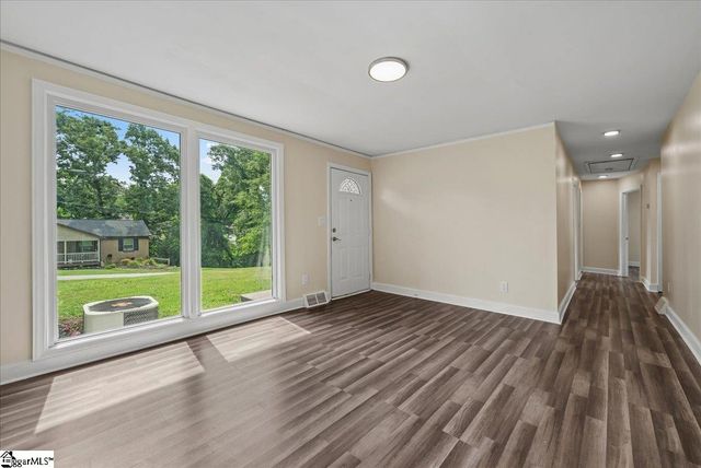 108 Valley Drive, Greer, SC 29651