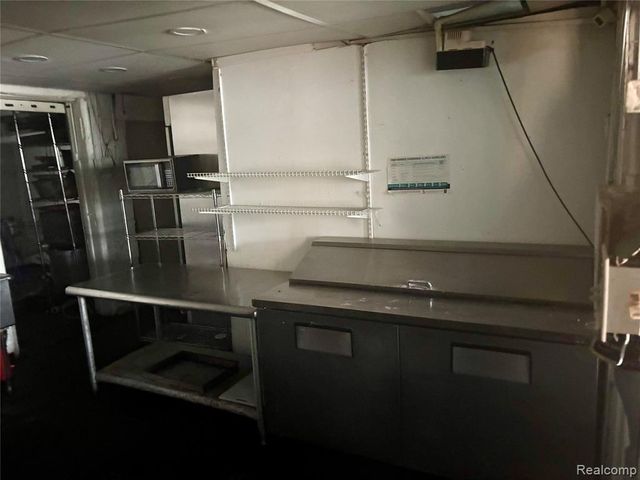 19214 Joy, Detroit, MI 48322