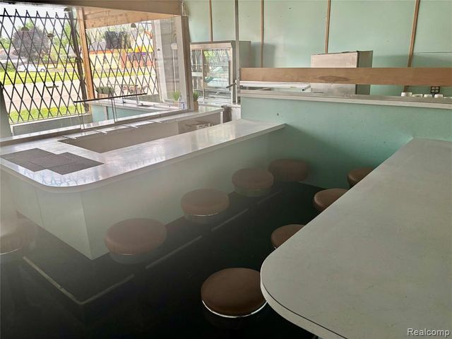 19214 Joy, Detroit, MI 48322