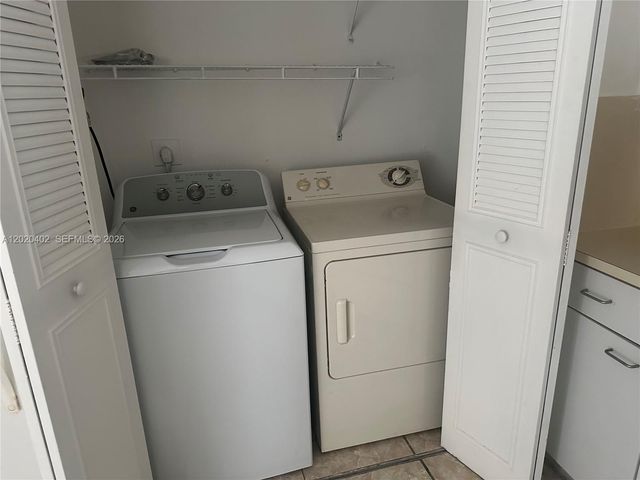 6272 NW 186th St 212, Hialeah, FL 33015