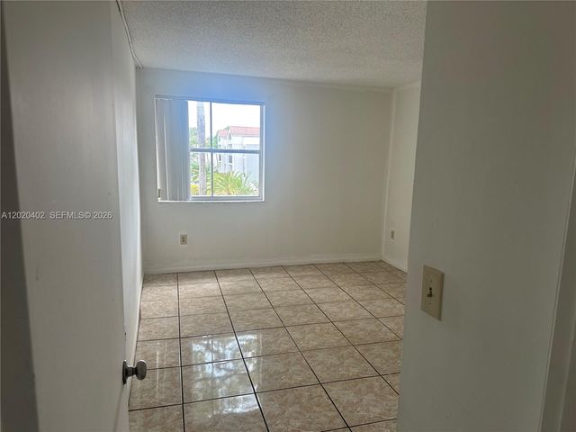 6272 NW 186th St 212, Hialeah, FL 33015