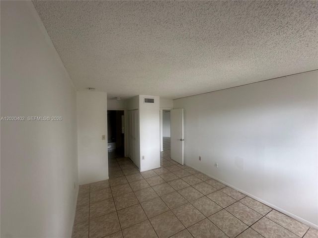 6272 NW 186th St 212, Hialeah, FL 33015
