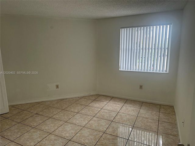 6272 NW 186th St 212, Hialeah, FL 33015