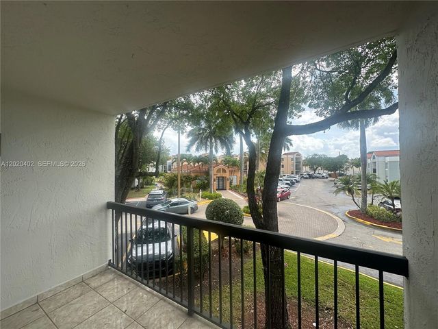 6272 NW 186th St 212, Hialeah, FL 33015