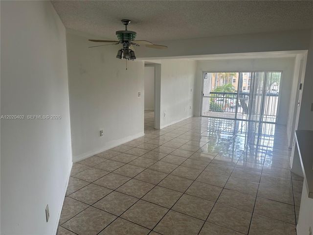 6272 NW 186th St 212, Hialeah, FL 33015