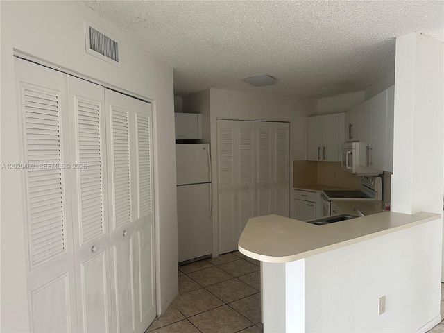 6272 NW 186th St 212, Hialeah, FL 33015